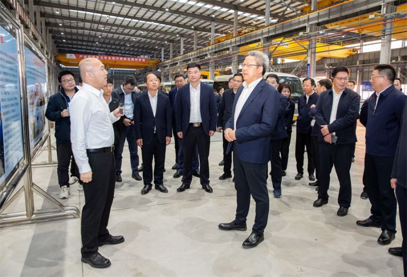 南通市委書記吳新明、市長(zhǎng)張彤一行蒞臨江蘇衛(wèi)華海洋重工觀摩調(diào)研